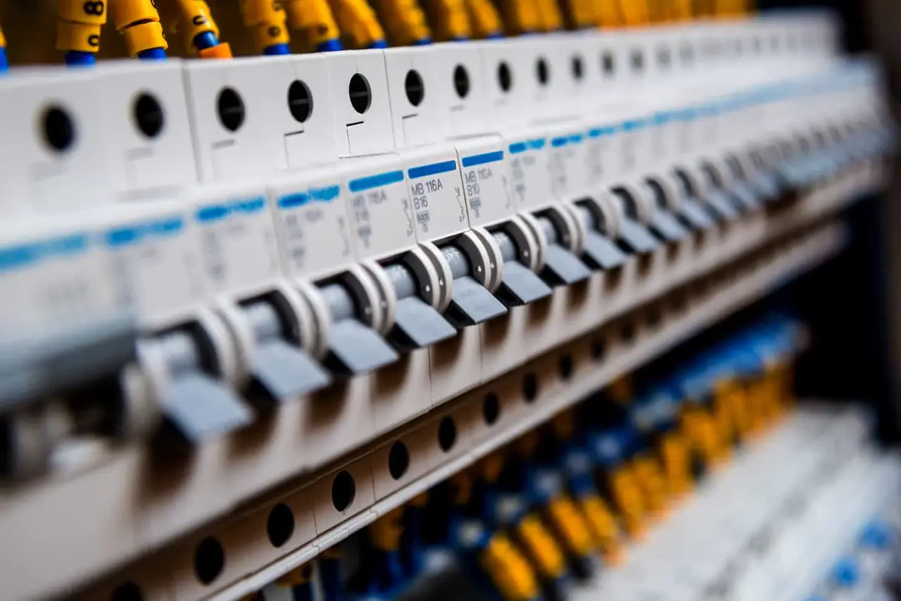 Breakers & Fuses