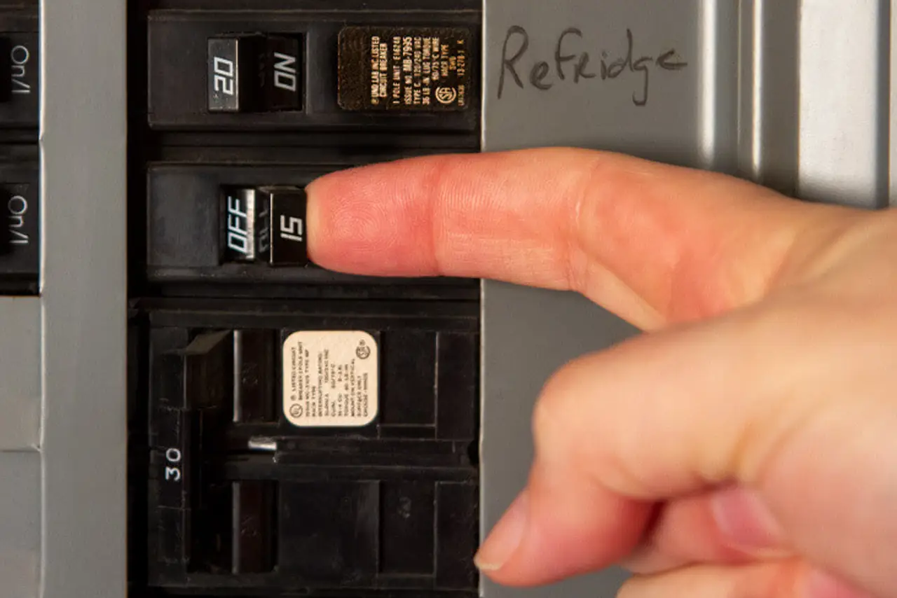 Switch & Outlet Installation and Repair